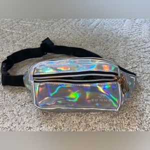 Yunhe Holographic Silver Metallic Fanny Pack.